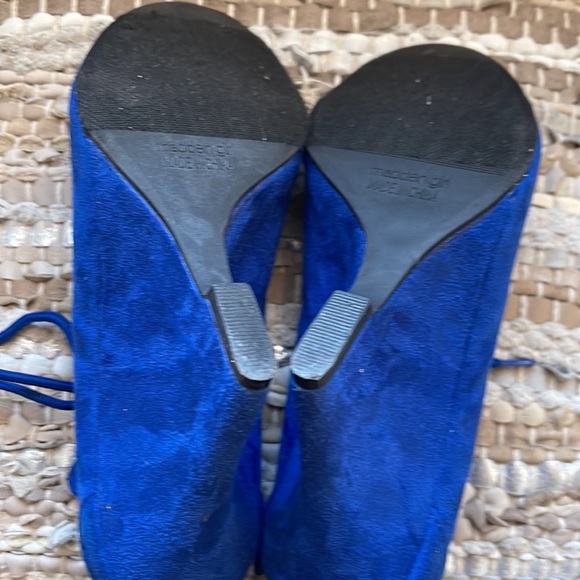 Madden Girl lace up wedge royal blue sandals! - Picture 4 of 4